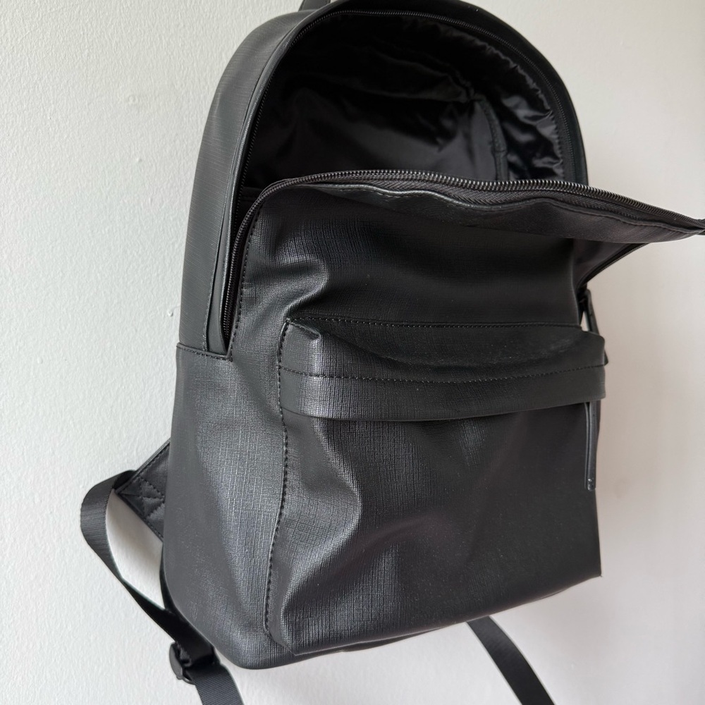 GUESS Black Backpack - Picture 4 of 4